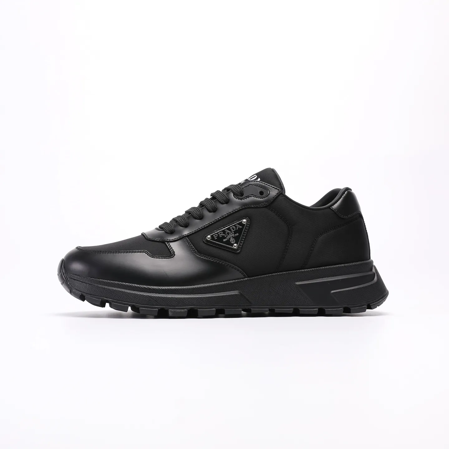 Batch 580 [PRADA] Men's shoes are popular in the counter, official website synchronization, high-quality shipments. Fabric: original cowhide with snakeskin. Lining: cowhide feet + cowhide lining. Outsole: original TPU + foam. Size: 38-46